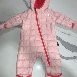 The North Face Thermo-Ball One-Piece Bunting Snow Suit Infant 6-12 M Pink
